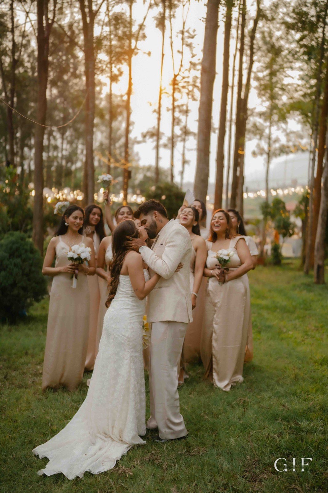 Kartik and Pranita sharing their first kiss with their wedding party